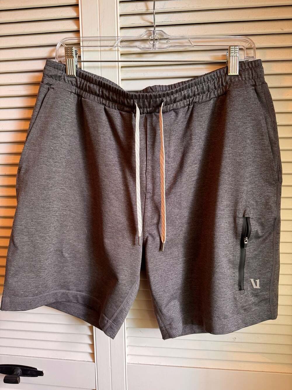 Vuori Sunday Performance Short Size L Gray Heather Athletic